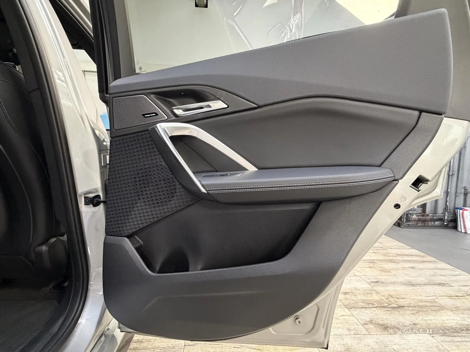 2026 BMW iX1 eDrive20 M Sport Pro, 28/30
