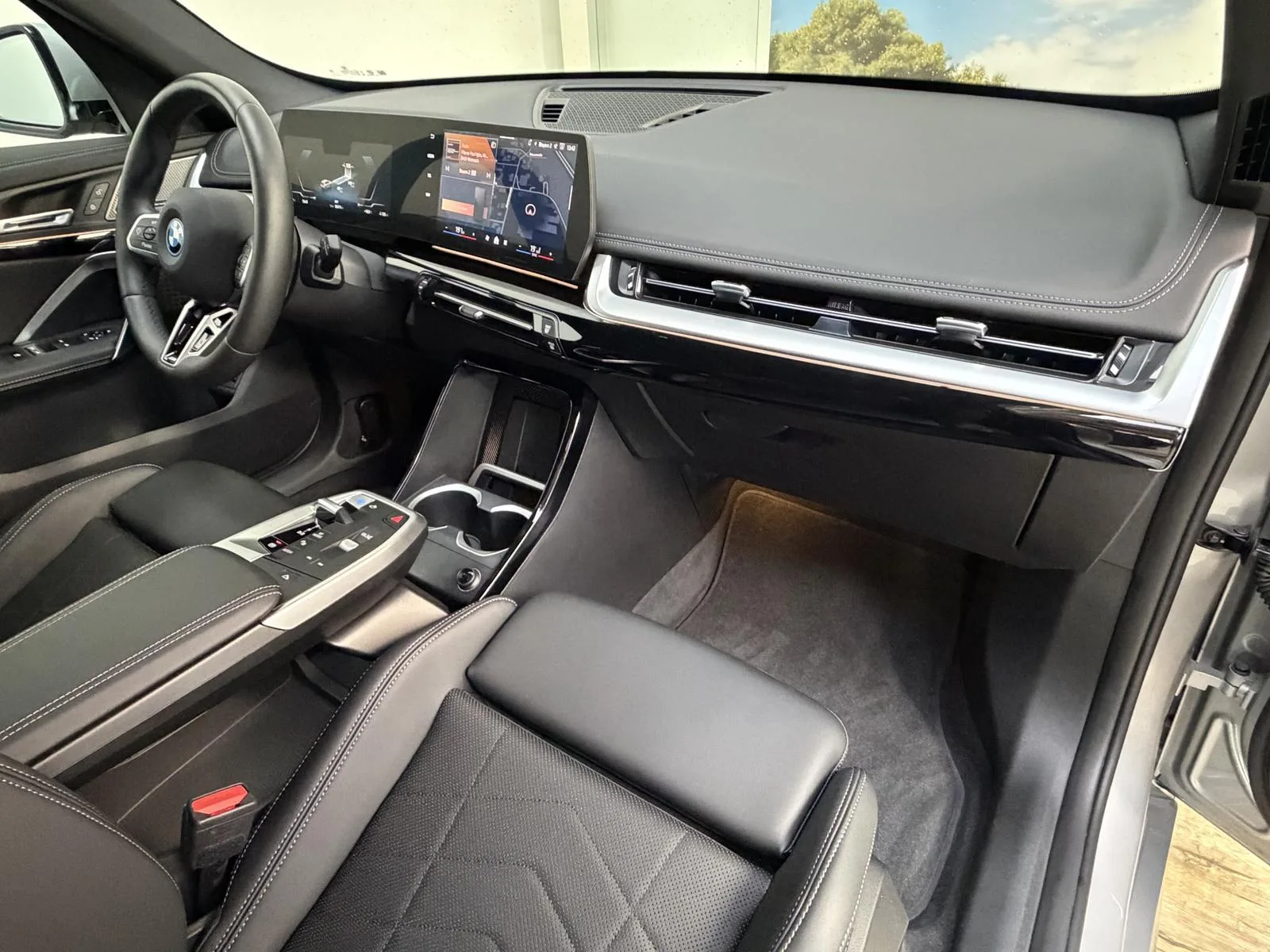 2026 BMW iX1 eDrive20 M Sport Pro, 29/30
