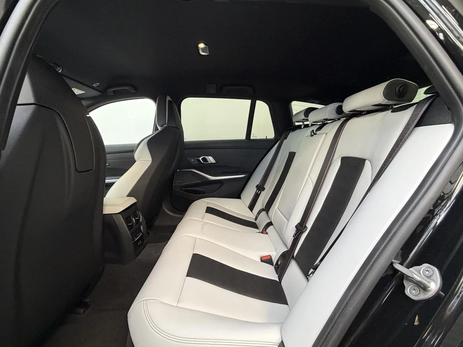 2026 BMW M3 Competition Touring, 18/30