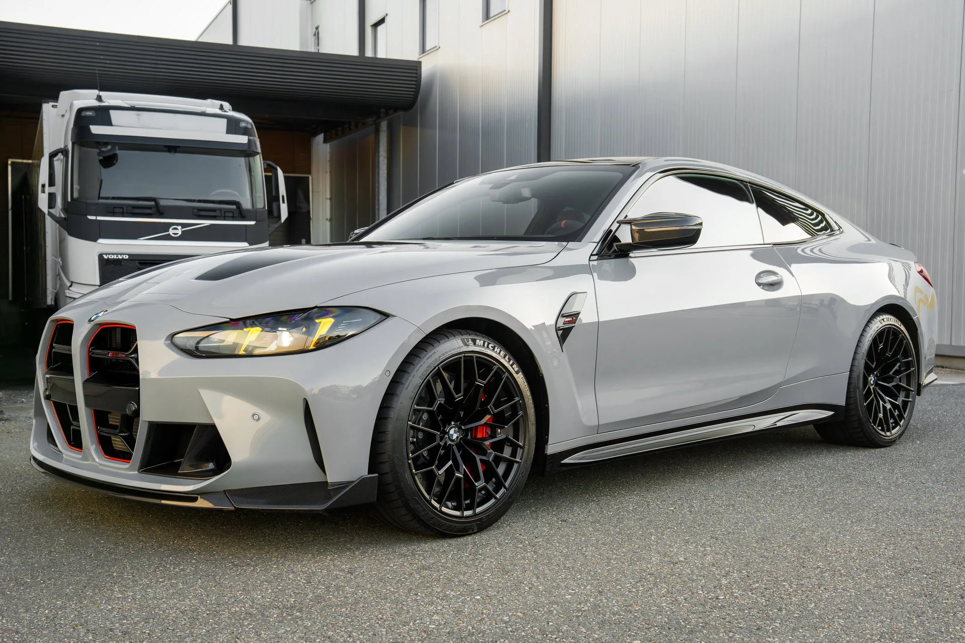 2026 BMW M4 CS angeboten von einem Supersportwagenhändler in Woerden, Niederlande, Hauptfoto