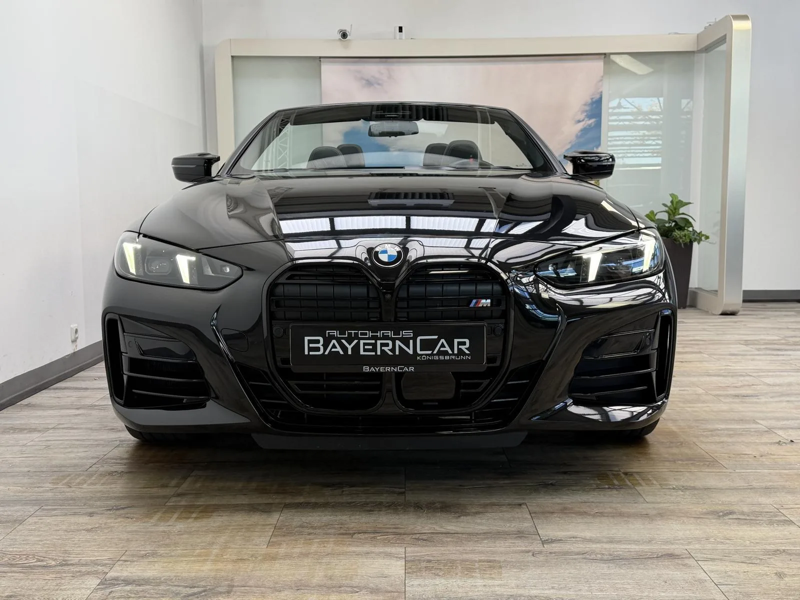 2026 BMW M440i xDrive Cabrio, 2/30