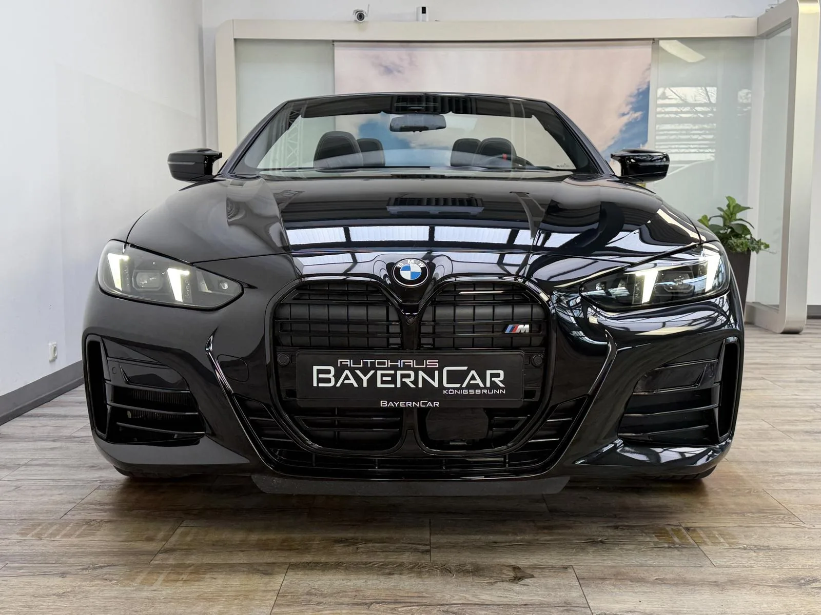 2026 BMW M440i xDrive Cabrio, 2/30