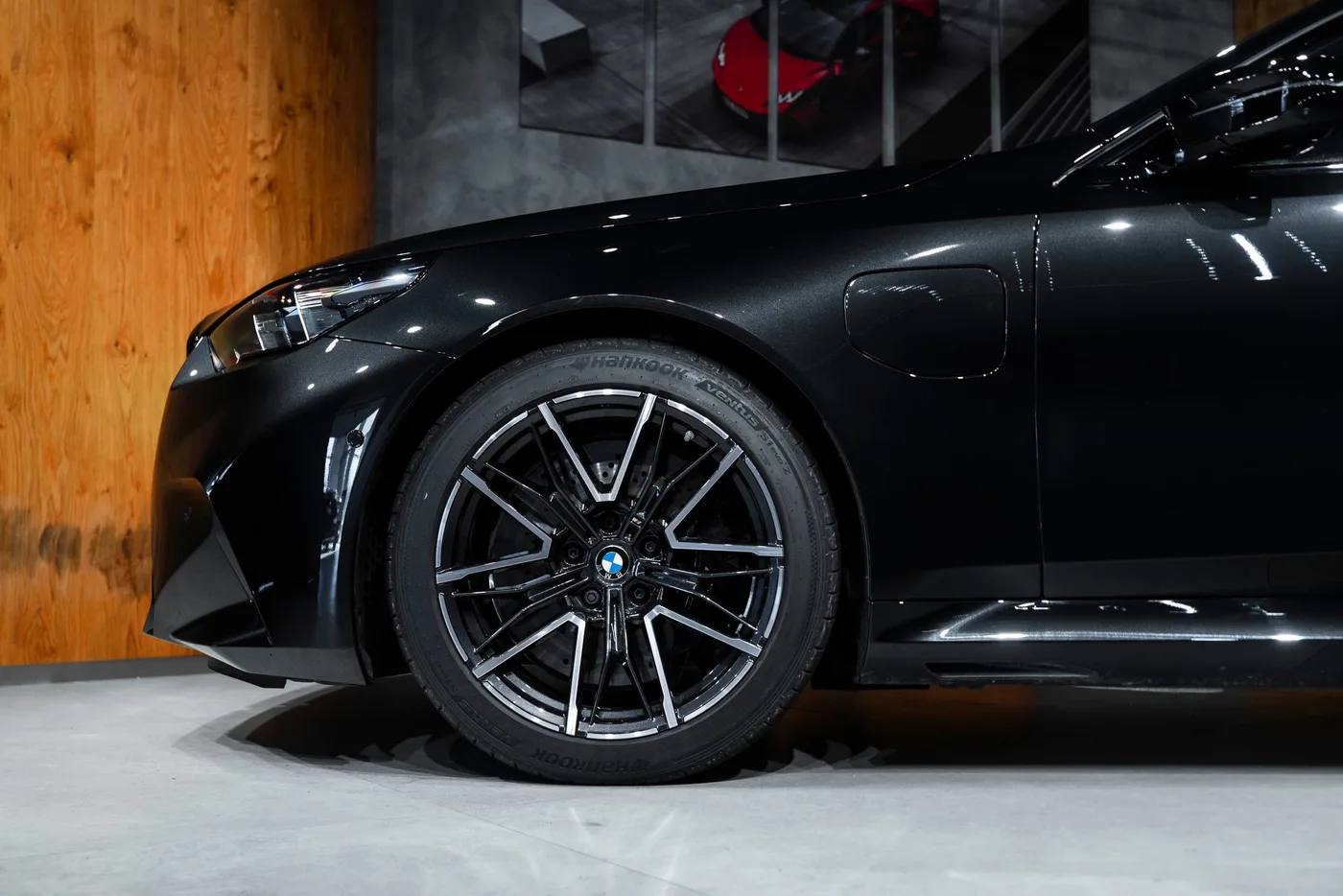 2026 BMW M5 angeboten von einem Fachhändler in Bratislava, Slowakei, Foto 5 von 15