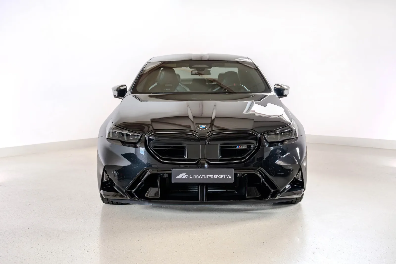 2026 BMW M5, 2/30