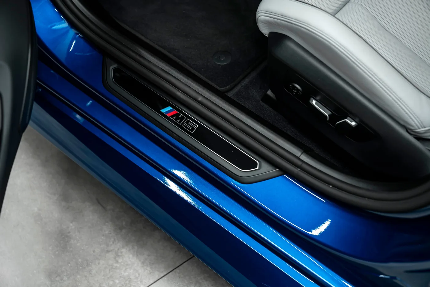 2026 BMW M5 Touring offered by a specialist dealer in Bratislava, Slovakia, photo 16 of 23