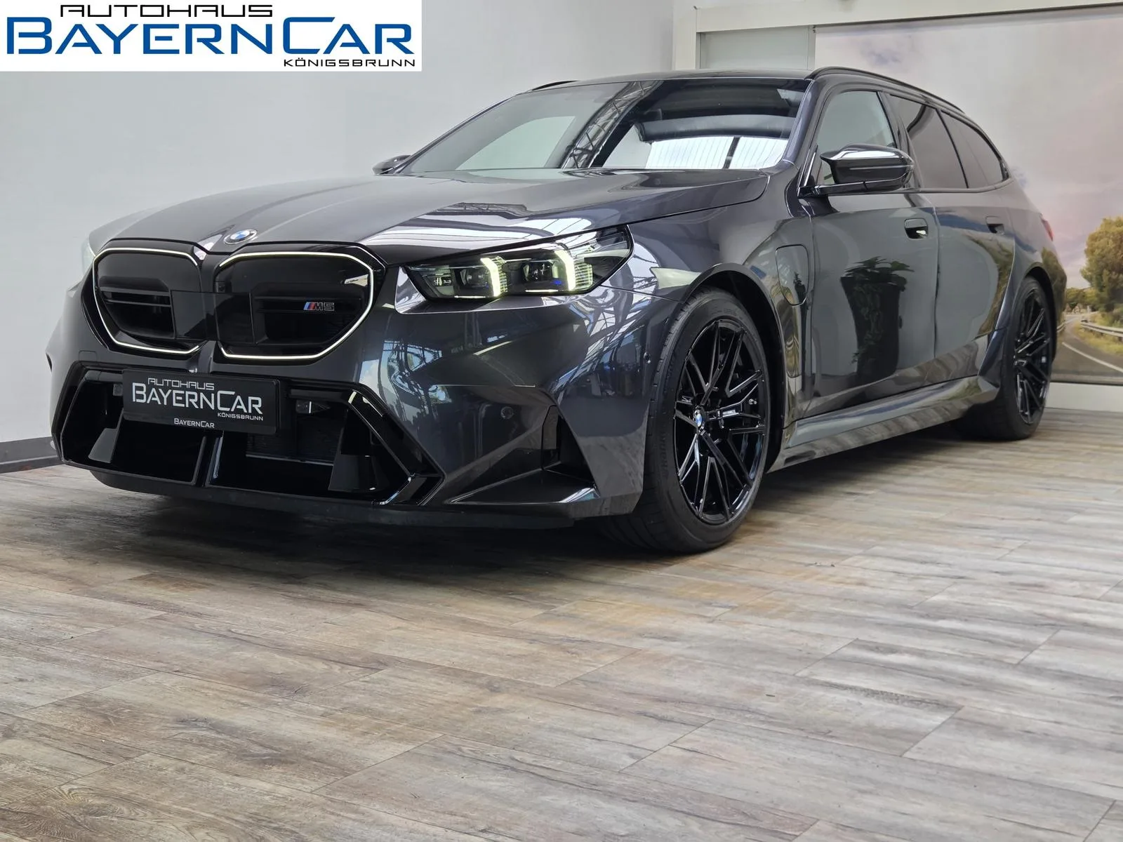 2026 BMW M5 Touring angeboten von einem Fachhändler in Königsbrunn, Deutschland, Hauptfoto