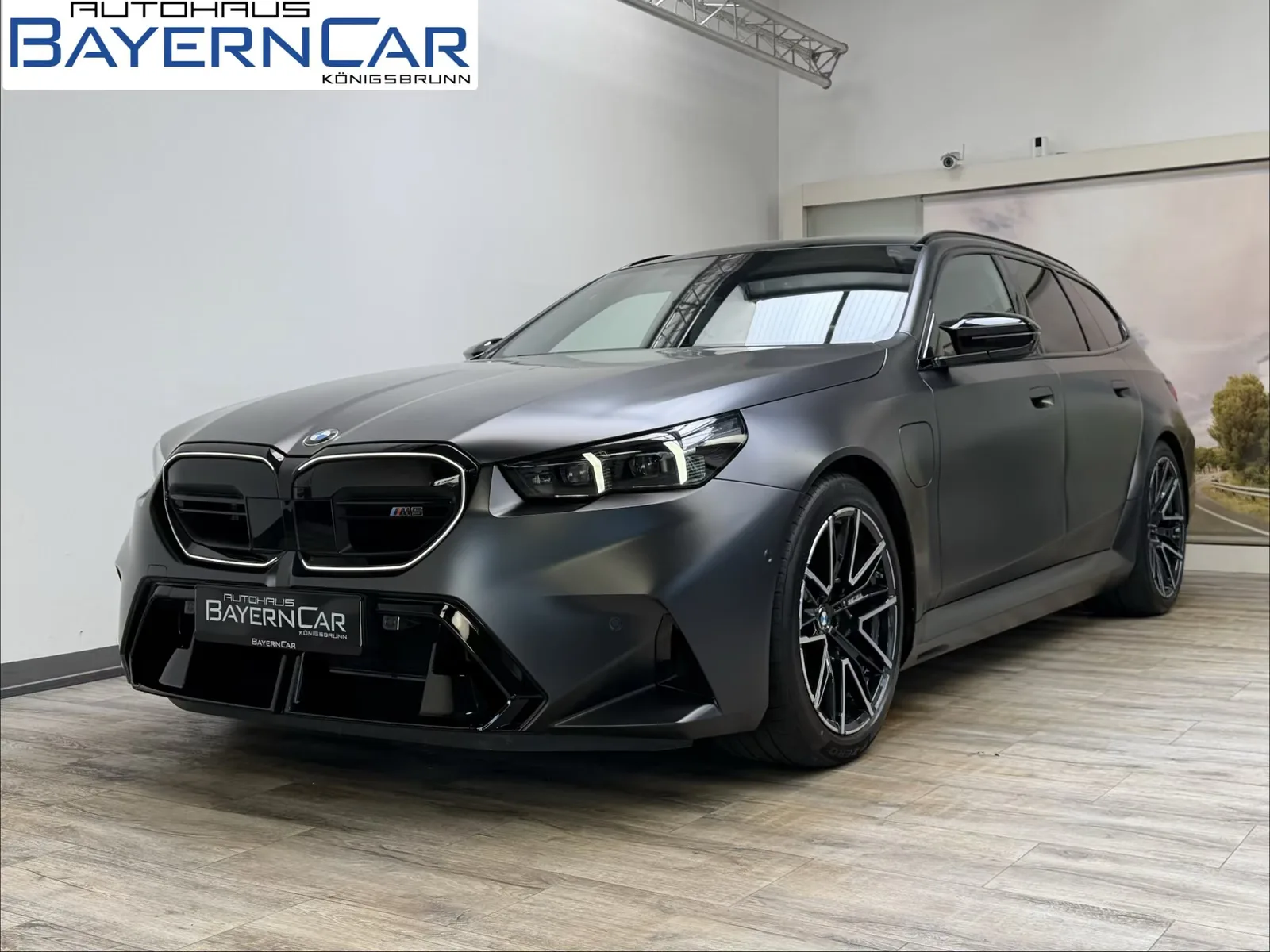 2026 BMW M5 Touring angeboten von einem Fachhändler in Königsbrunn, Deutschland, Hauptfoto