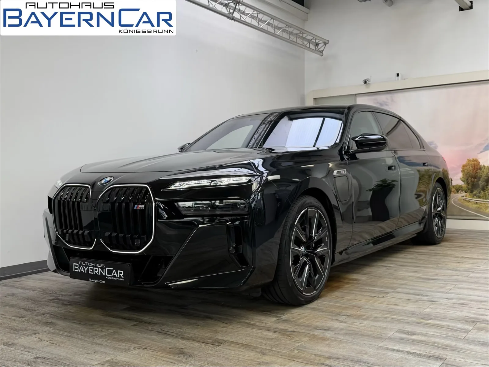 2026 BMW M760e angeboten von einem Fachhändler in Königsbrunn, Deutschland, Hauptfoto