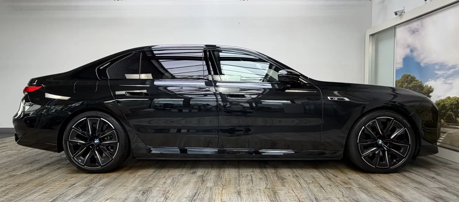 2026 BMW M760e, 4/30