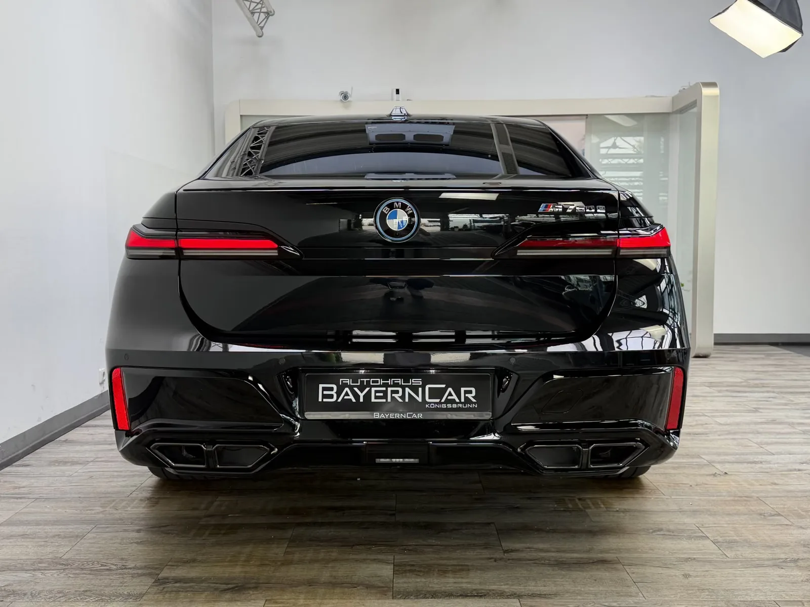 2026 BMW M760e, 5/30