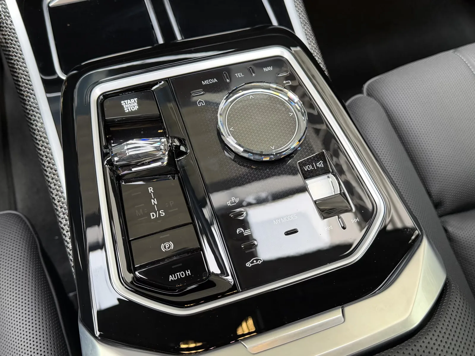 2026 BMW M760e, 11/30