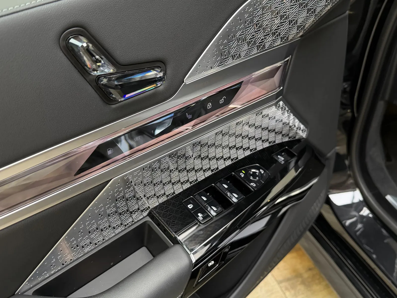 2026 BMW M760e, 14/30