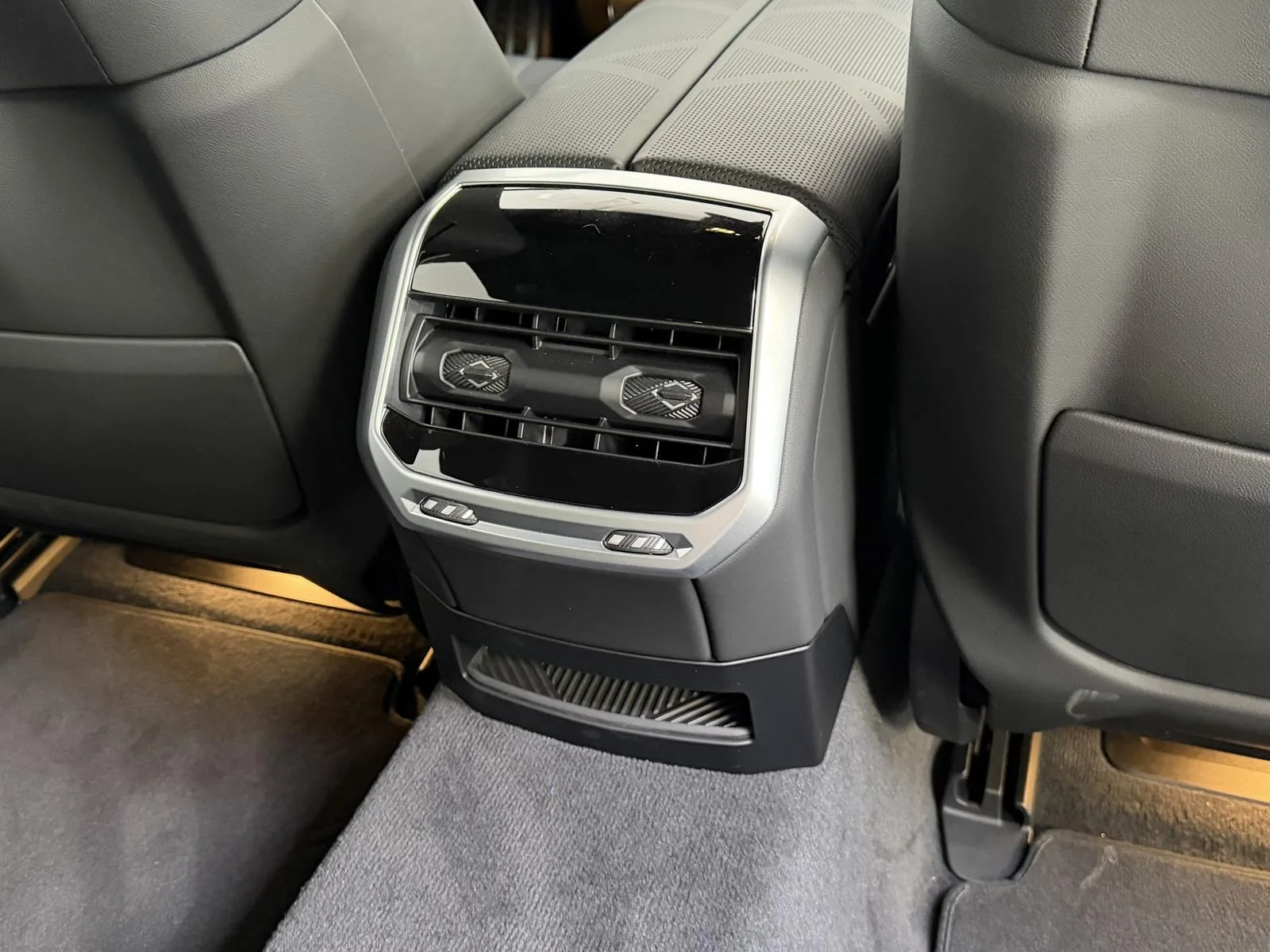 2026 BMW M760e, 22/30