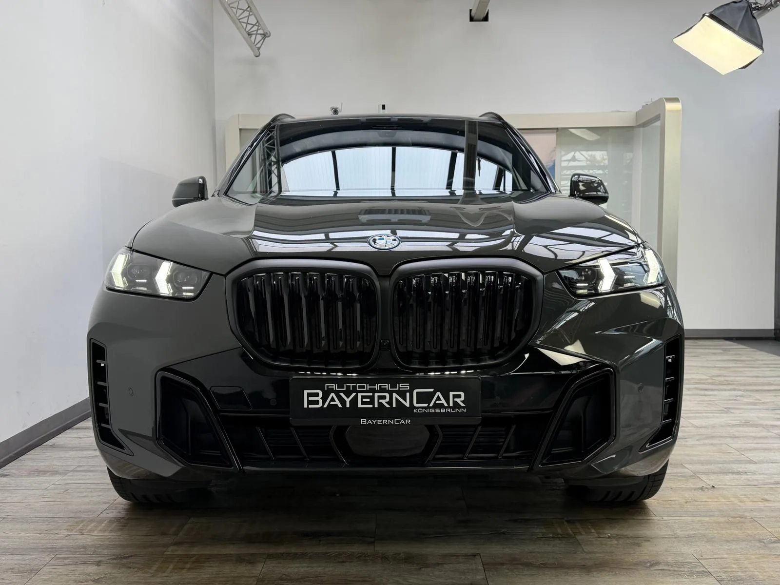 2026 BMW X5 xDrive50e M Sport Pro, 2/30