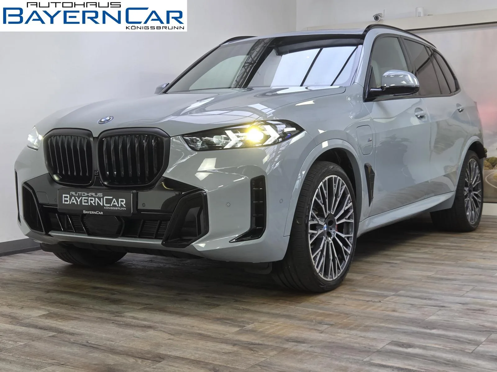 2026 BMW X5 xDrive50e M Sport Pro angeboten von einem Fachhändler in Königsbrunn, Deutschland, Hauptfoto