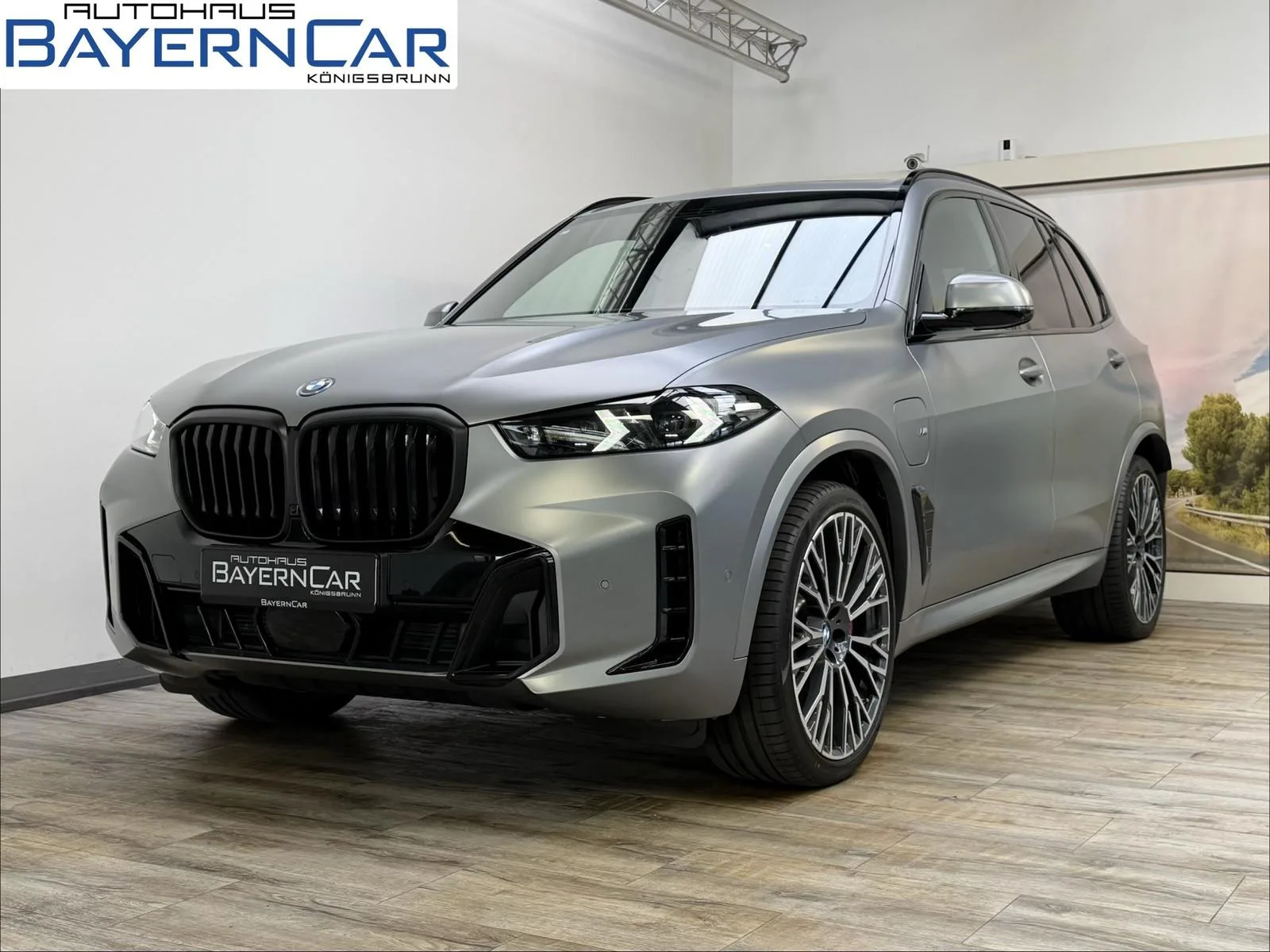 2026 BMW X5 xDrive50e M Sport Pro offered by a specialist dealer in Königsbrunn, Germany, main photo