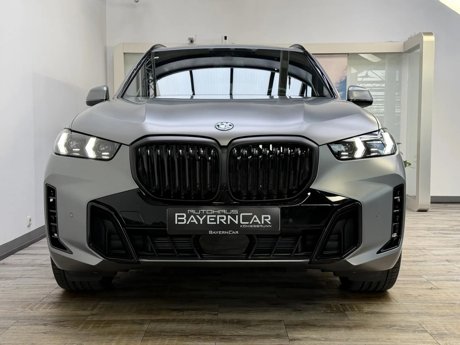 2026 BMW X5 xDrive50e M Sport Pro, 2/30