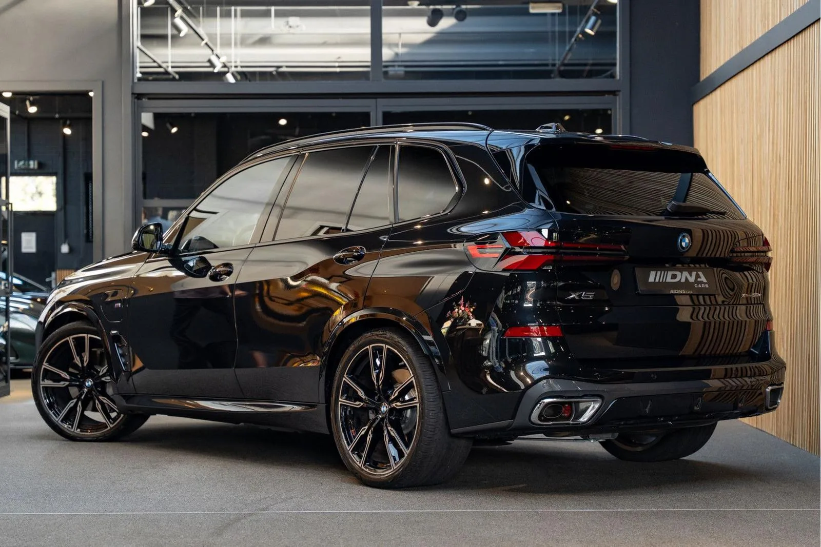 2026 BMW X5 xDrive50e M Sport, 3/30