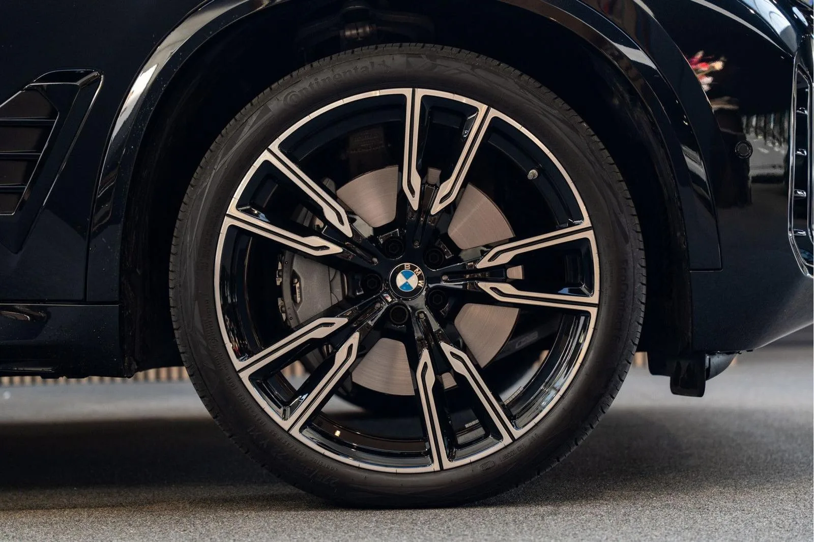 2026 BMW X5 xDrive50e M Sport, 12/30