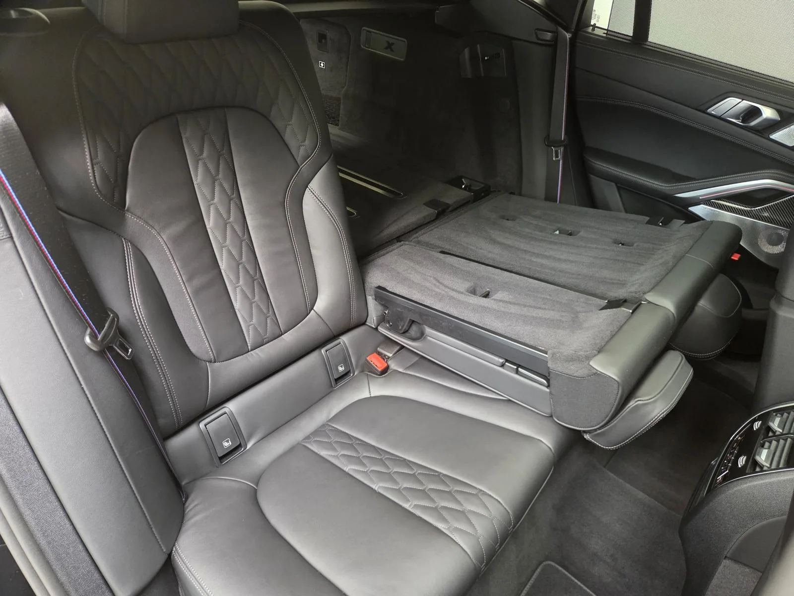2026 BMW X6 xDrive40d M Sport Pro, 26/30
