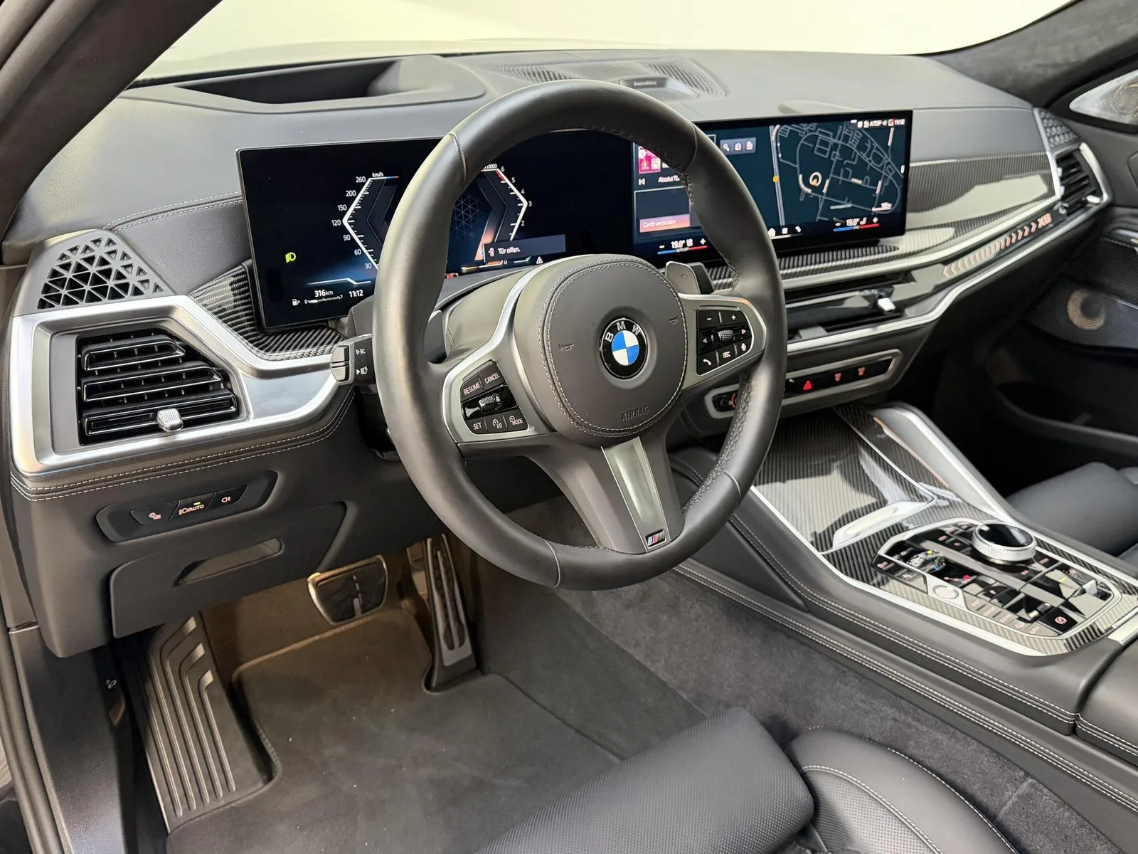 2026 BMW X6 xDrive40d M Sport Pro, 7/30