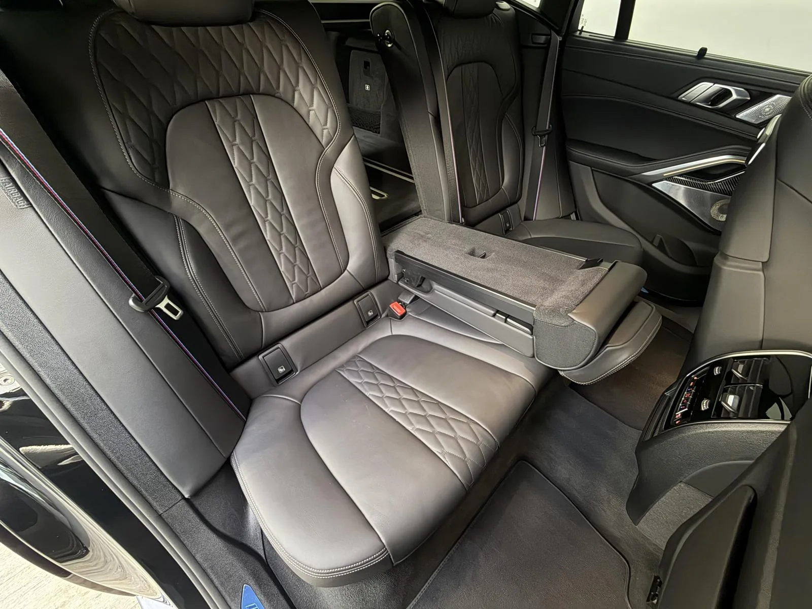2026 BMW X6 xDrive40d M Sport Pro, 25/30
