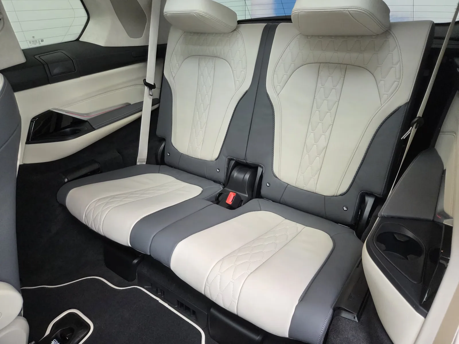 2026 BMW X7 40d, 21/30
