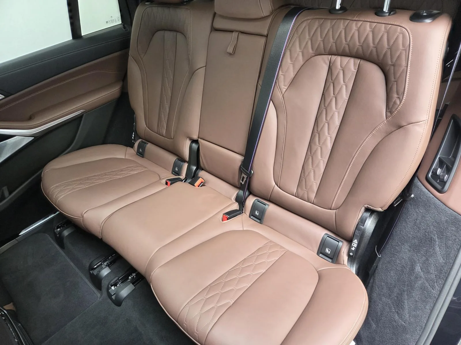 2026 BMW X7 40d M Sport Pro, 18/30