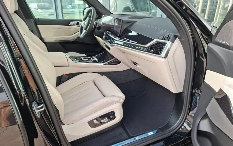 2026 BMW X7 40d M Sport Pro, 12/12