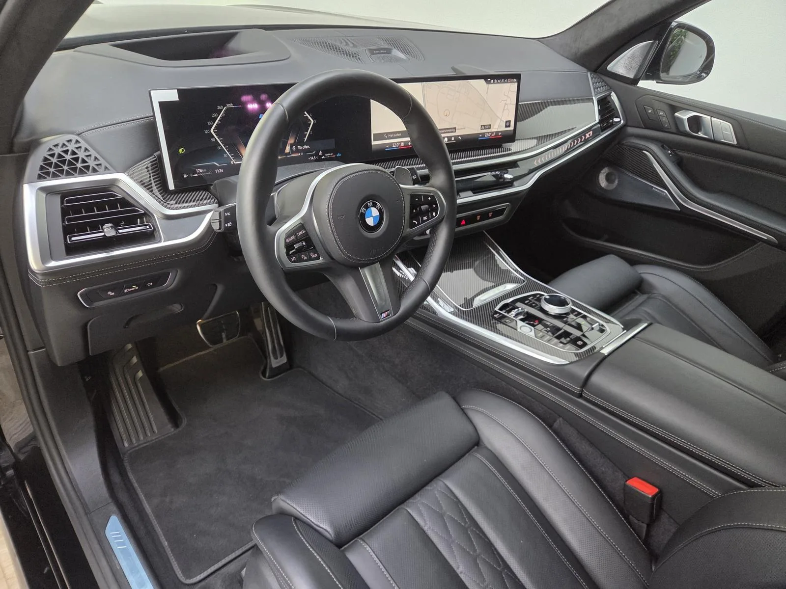 2026 BMW X7 xDrive40d M Sport Pro, 8/30