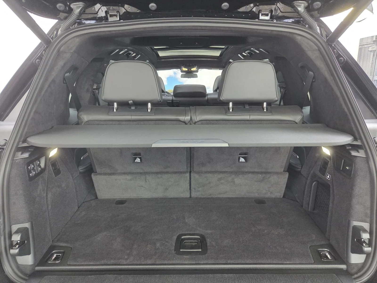 2026 BMW X7 xDrive40d M Sport Pro, 23/30