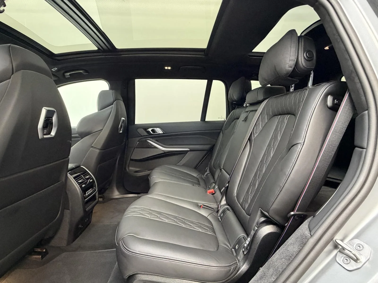 2026 BMW X7 xDrive40d M Sport Pro, 22/30