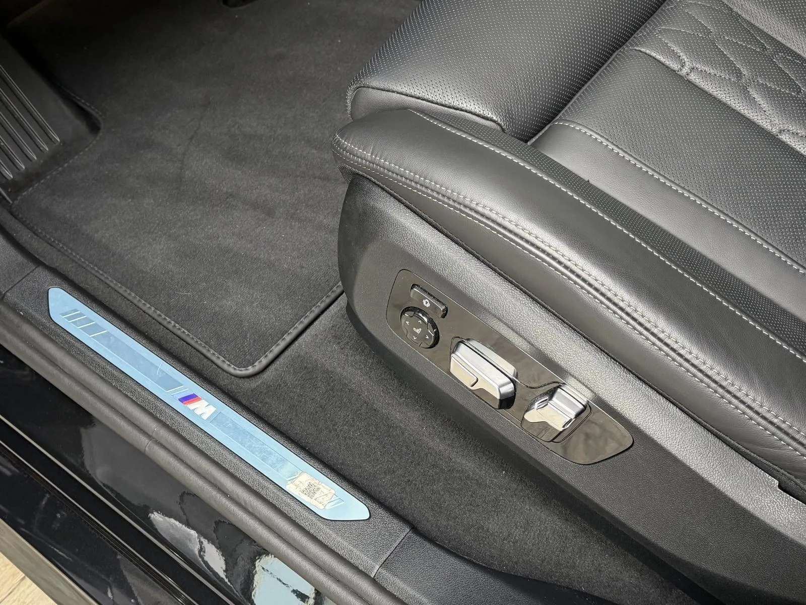 2026 BMW X7 xDrive40d M Sport Pro, 14/30