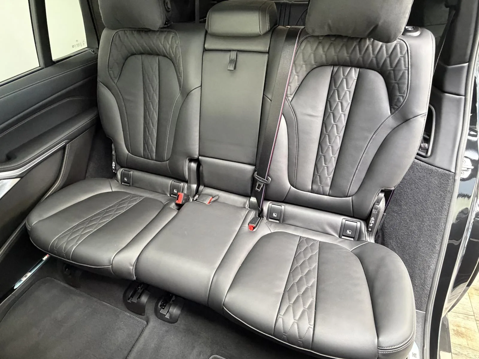 2026 BMW X7 xDrive40d M Sport Pro, 18/30