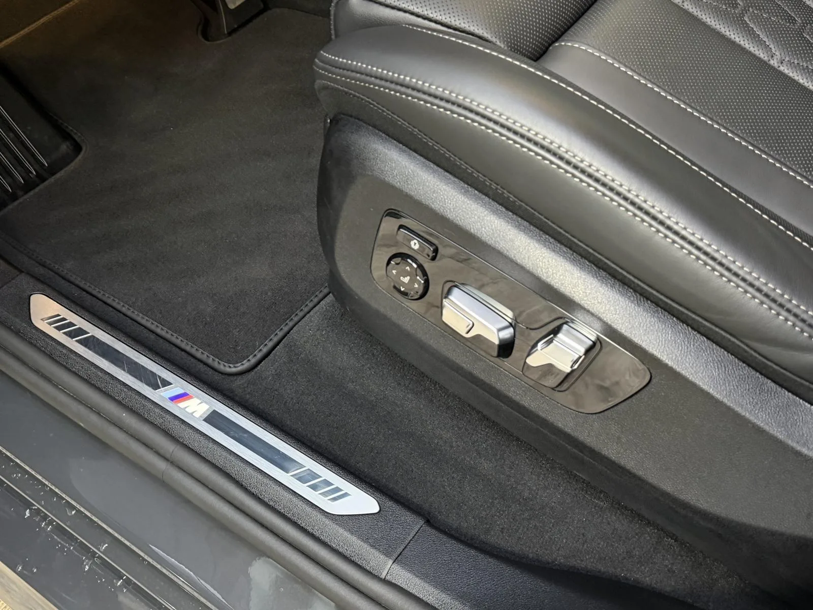 2026 BMW X7 xDrive40d M Sport Pro, 13/30