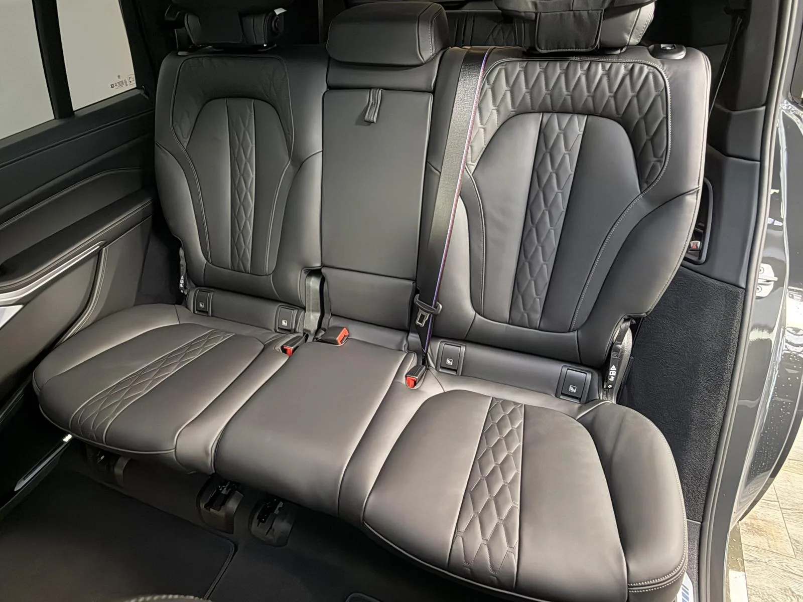 2026 BMW X7 xDrive40d M Sport Pro, 17/30