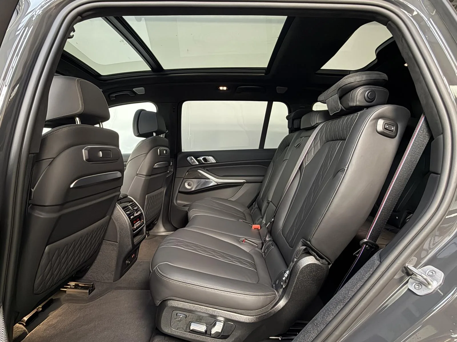 2026 BMW X7 xDrive40d M Sport Pro, 18/30