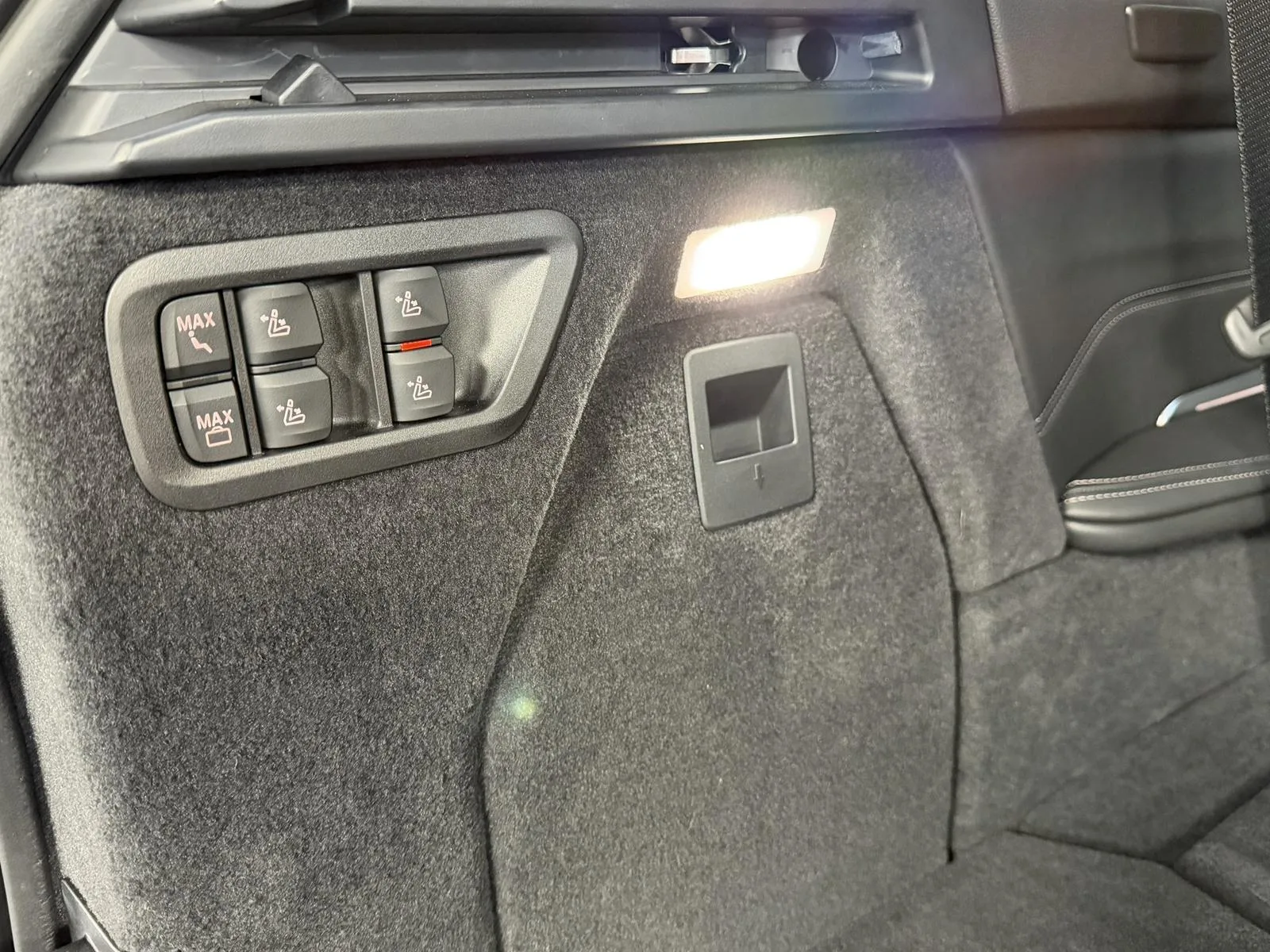 2026 BMW X7 xDrive40d M Sport Pro, 27/30