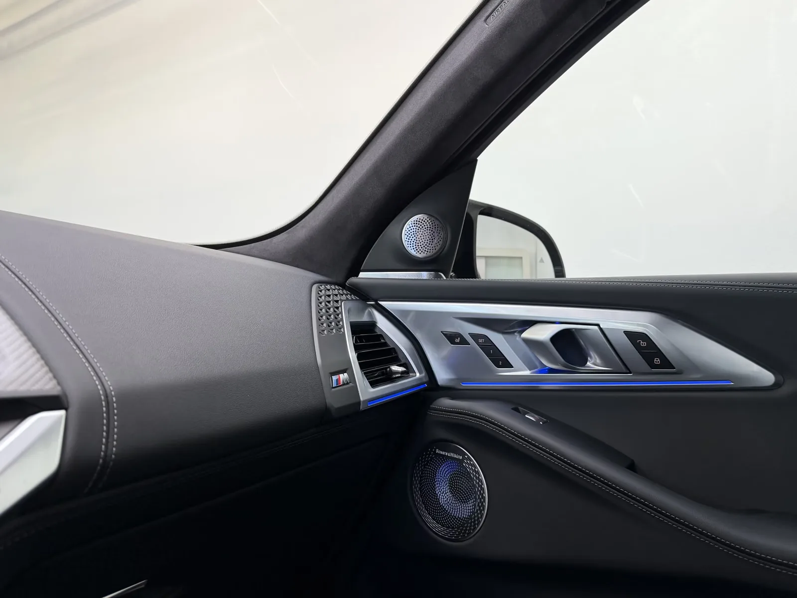 2026 BMW XM 50e, 11/30