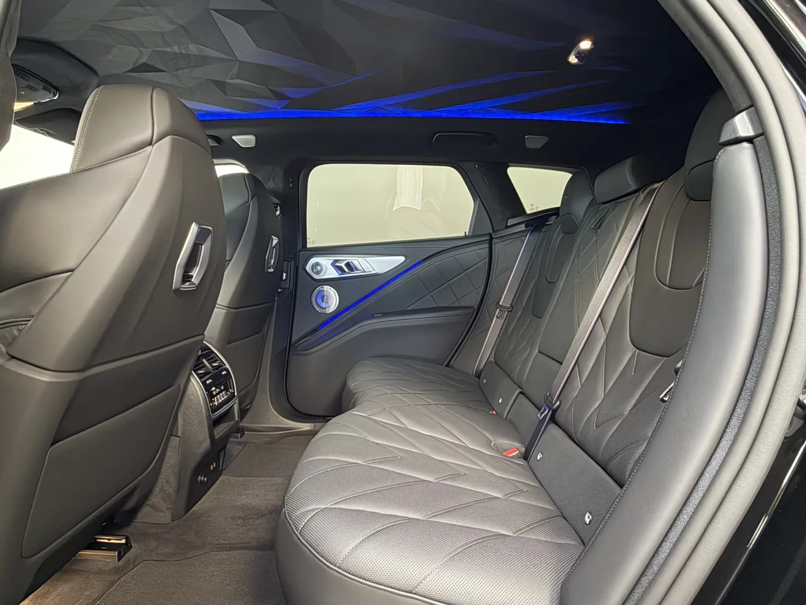 2026 BMW XM 50e, 20/30