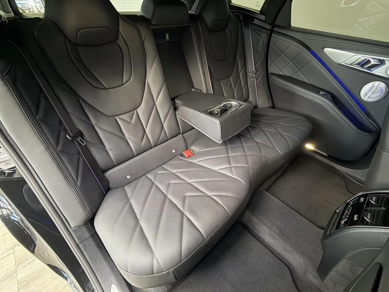 2026 BMW XM 50e, 27/30