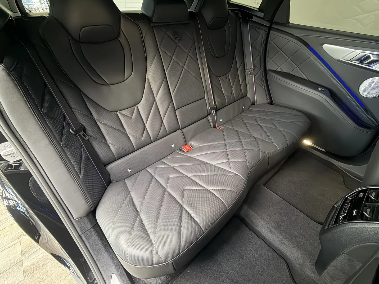 2026 BMW XM 50e, 28/30