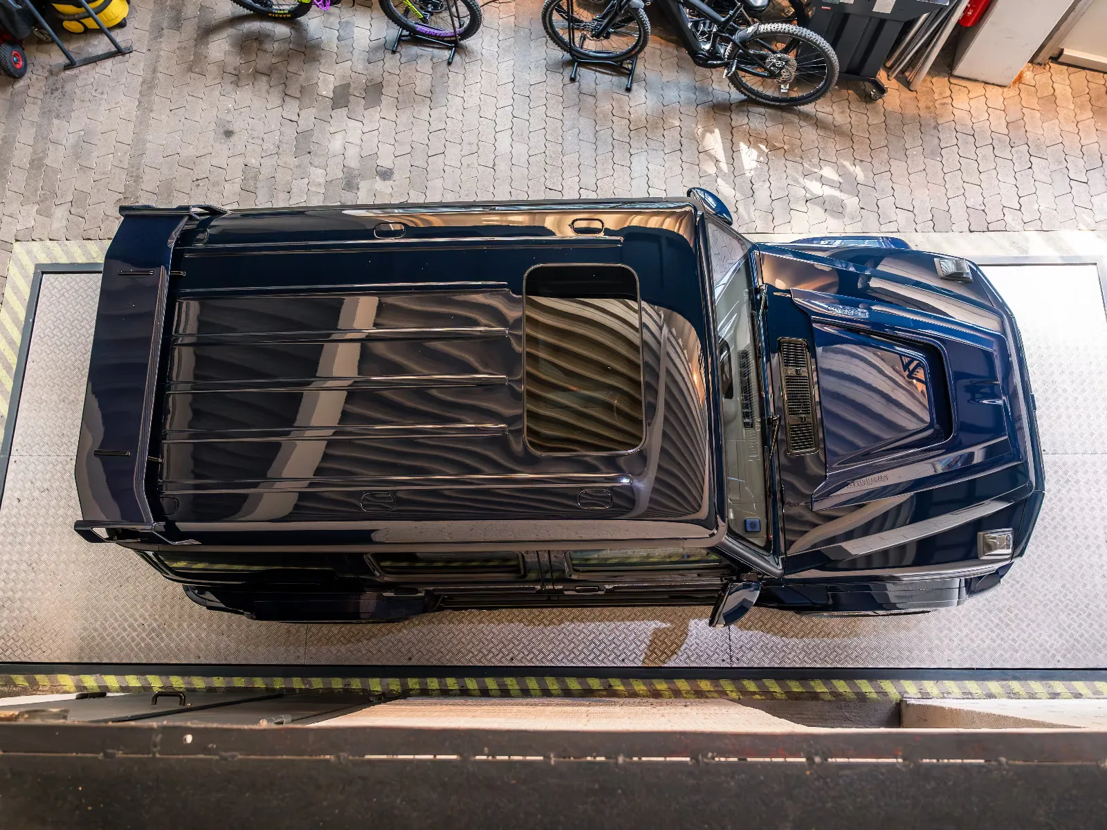 2026 BRABUS G 900 Rocket Edition Deep Blue, 10/30
