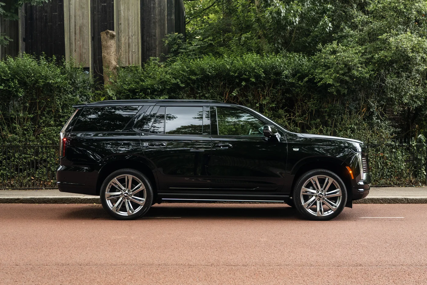 2026 Cadillac Escalade Sport Platinum, 2/30