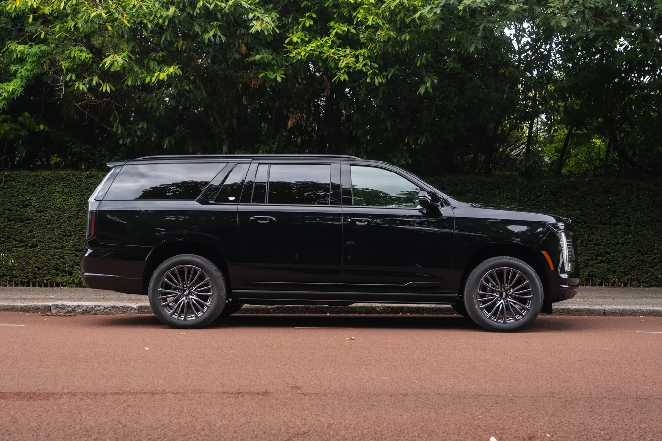 2026 Cadillac Escalade ESV Sport Platinum, 11/30