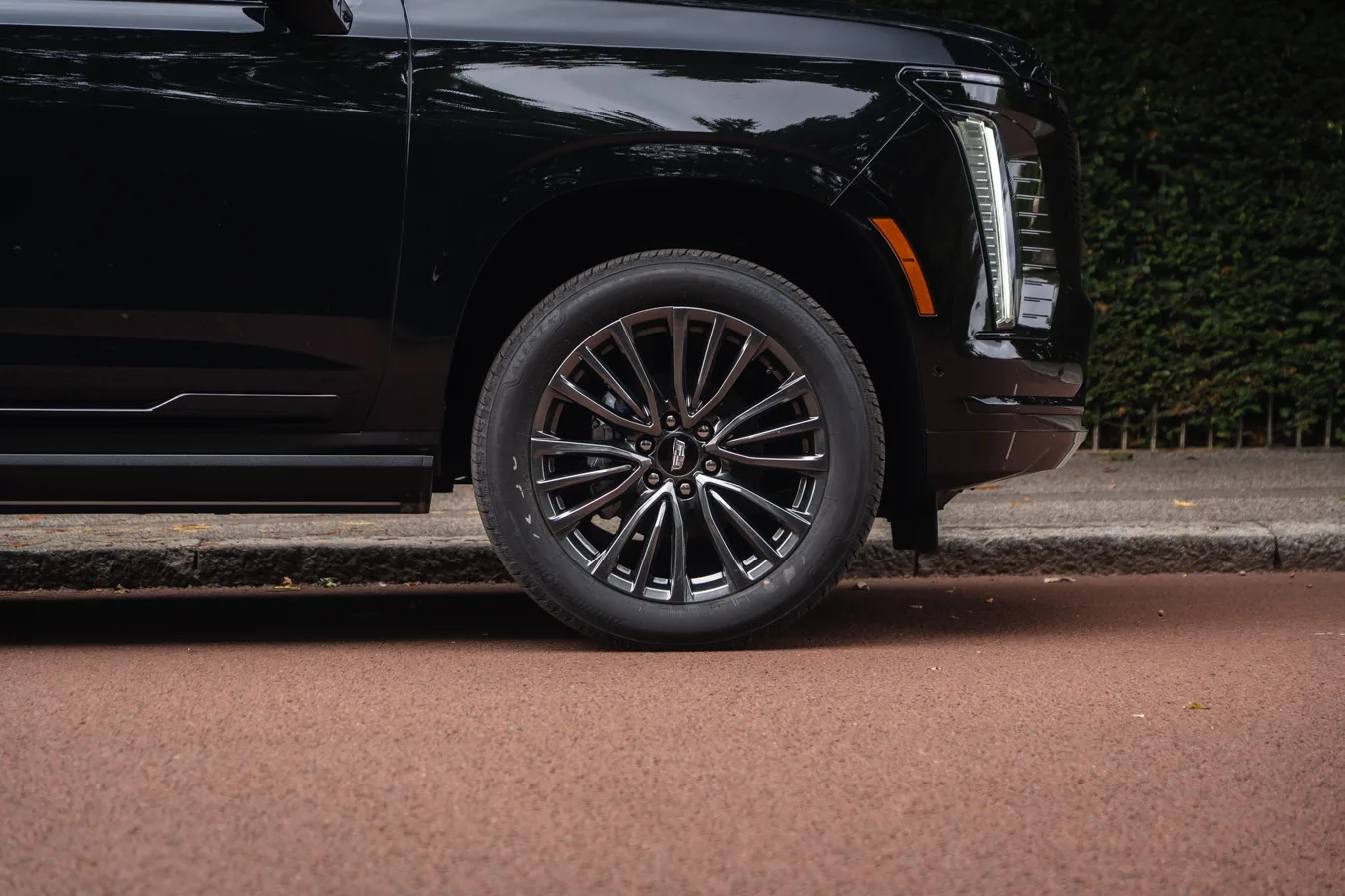 2026 Cadillac Escalade ESV Sport Platinum, 13/30