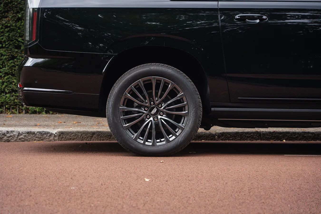 2026 Cadillac Escalade ESV Sport Platinum, 16/30