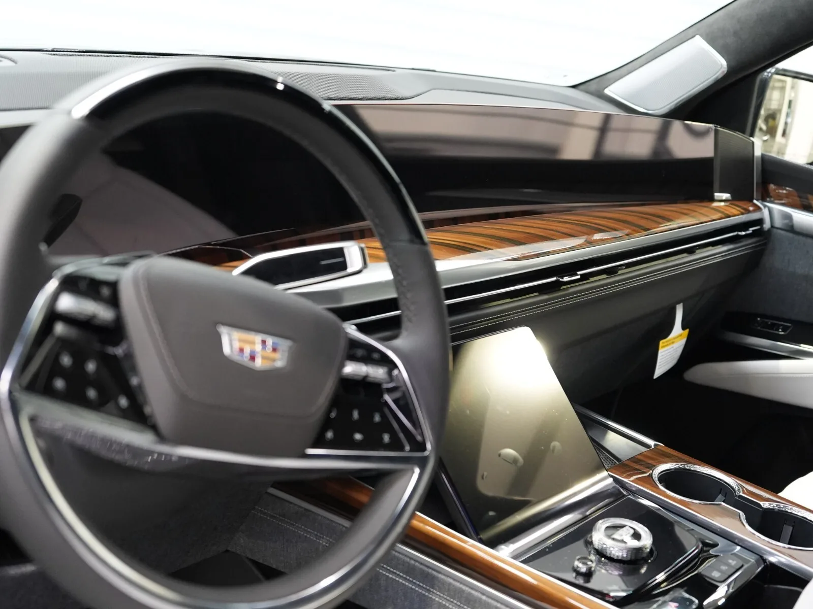 2026 Cadillac Escalade ESV Platinum Luxury, 8/30