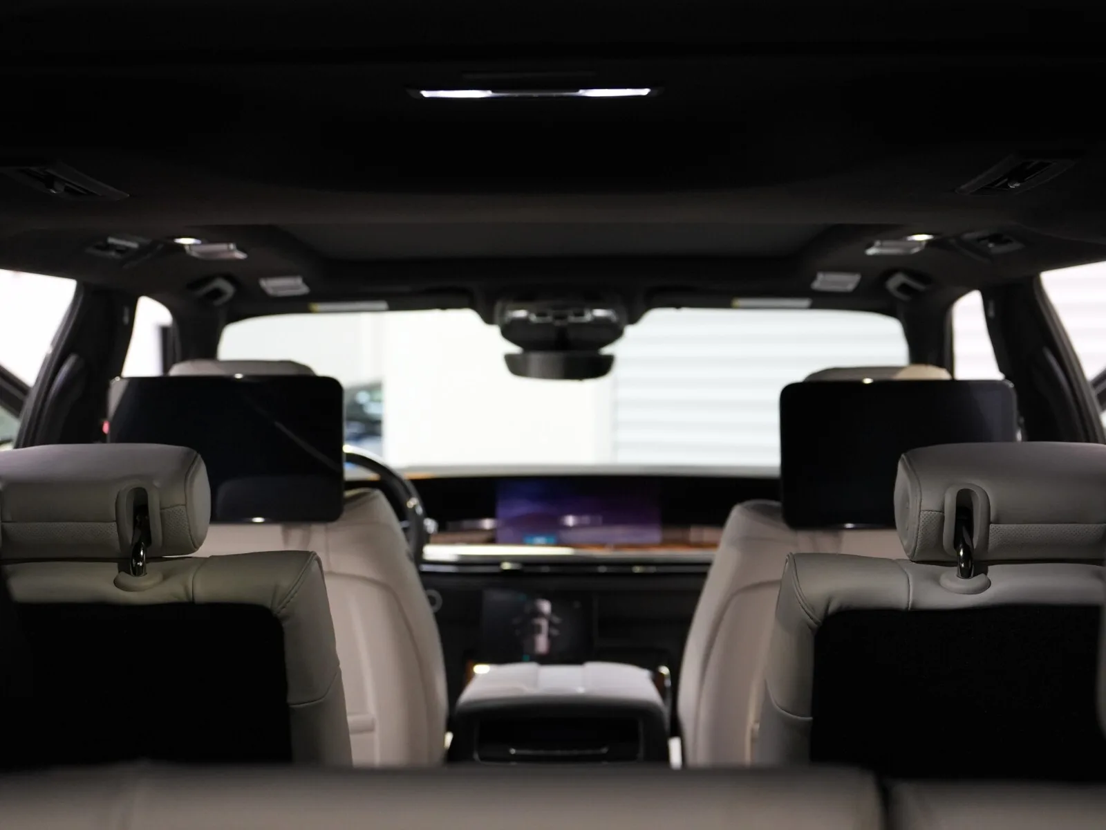 2026 Cadillac Escalade ESV Platinum Luxury, 17/30