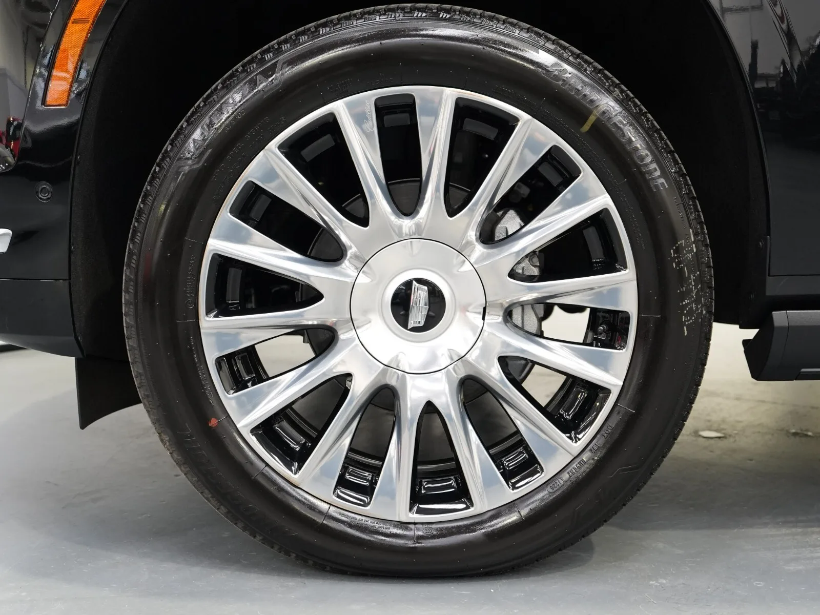 2026 Cadillac Escalade ESV Platinum Luxury, 28/30